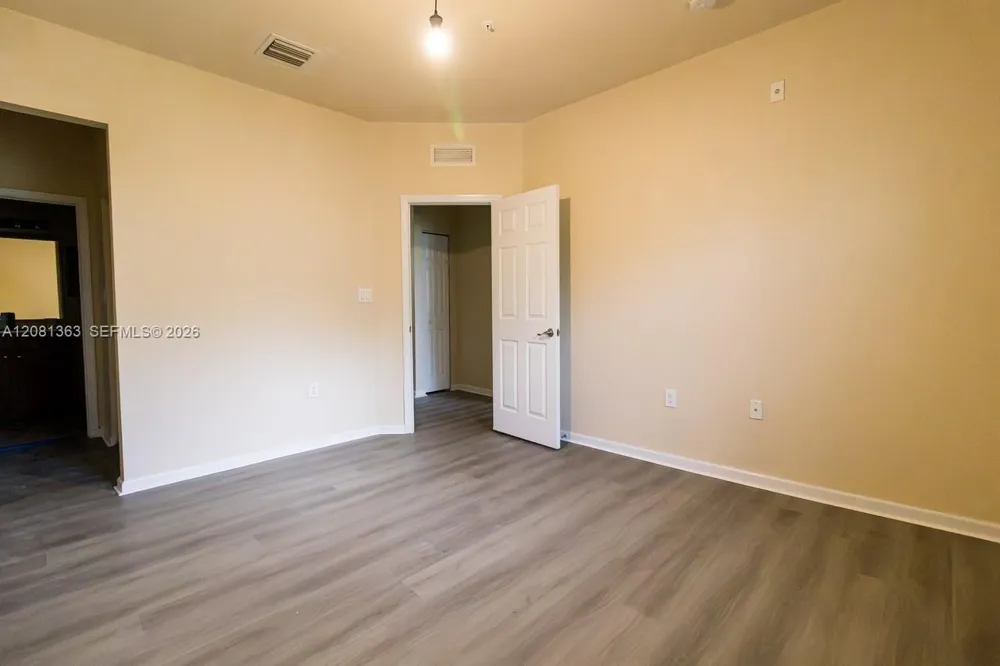 8800 NW 97th Ave #208 Doral, FL 33178