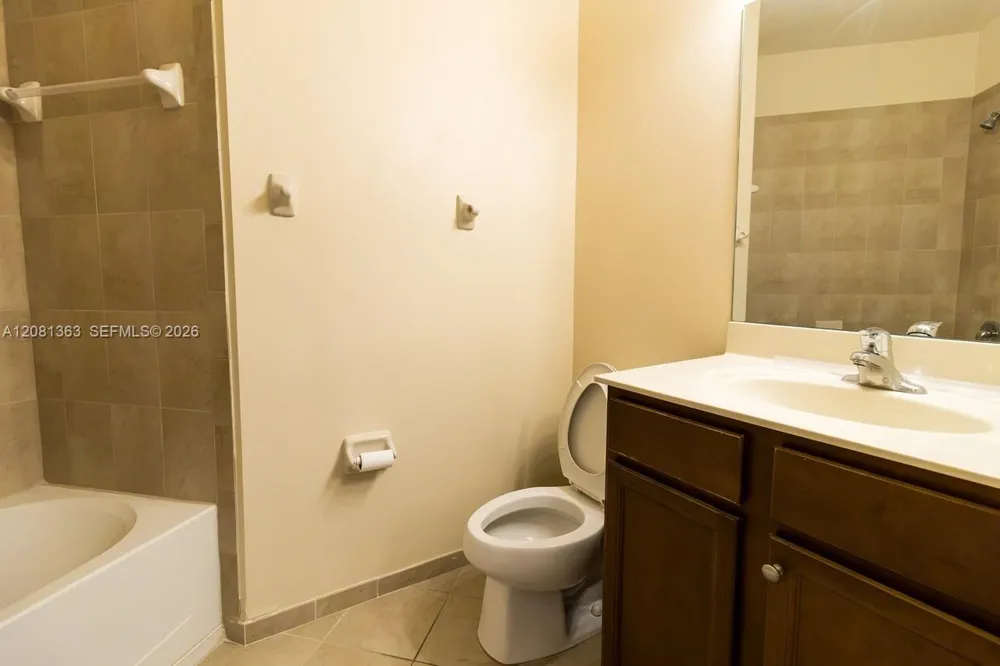 8800 NW 97th Ave #208 Doral, FL 33178