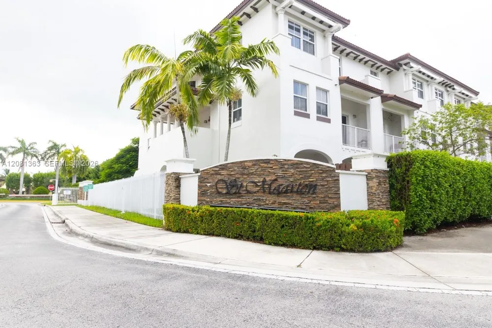 8800 NW 97th Ave #208 Doral, FL 33178