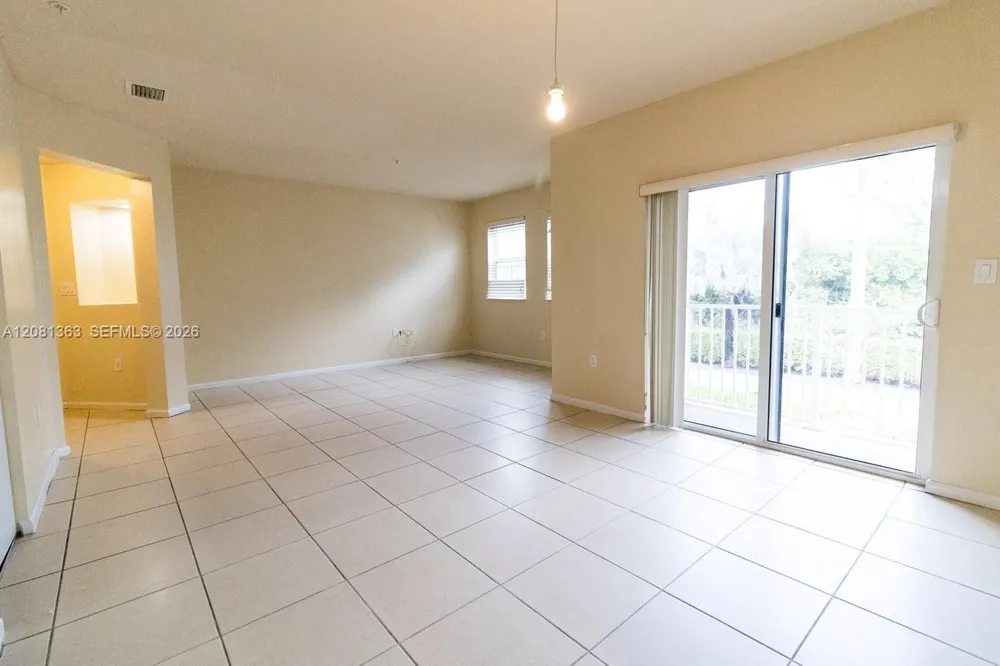 8800 NW 97th Ave #208 Doral, FL 33178