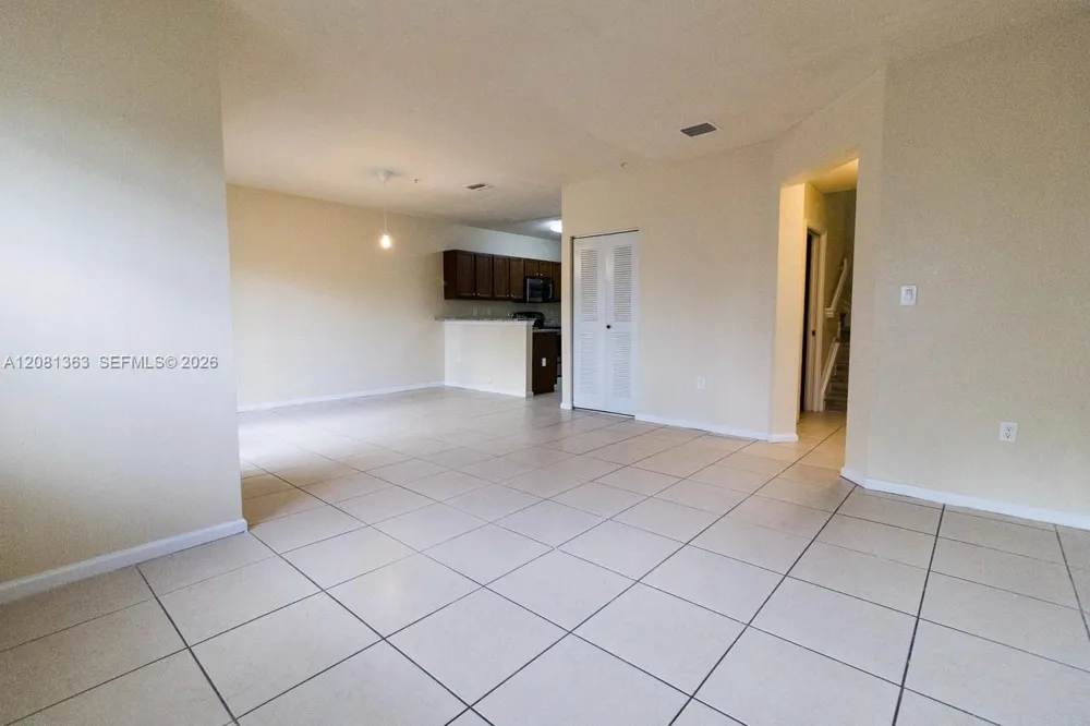 8800 NW 97th Ave #208 Doral, FL 33178