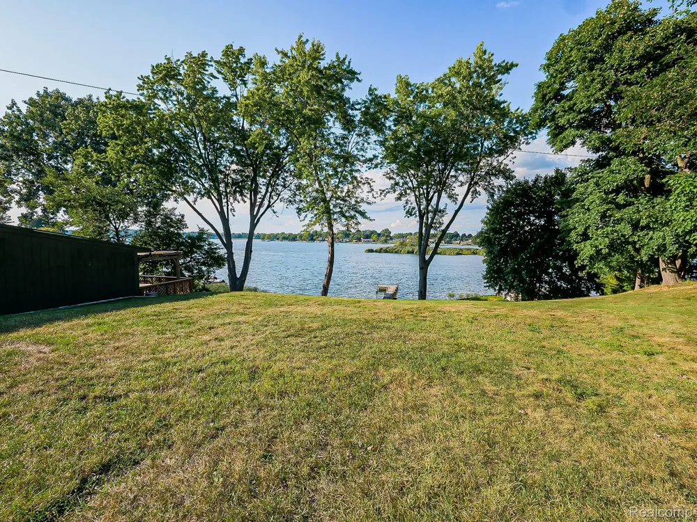 3160 Dixie Highway #A Waterford Charter Township, MI 48329