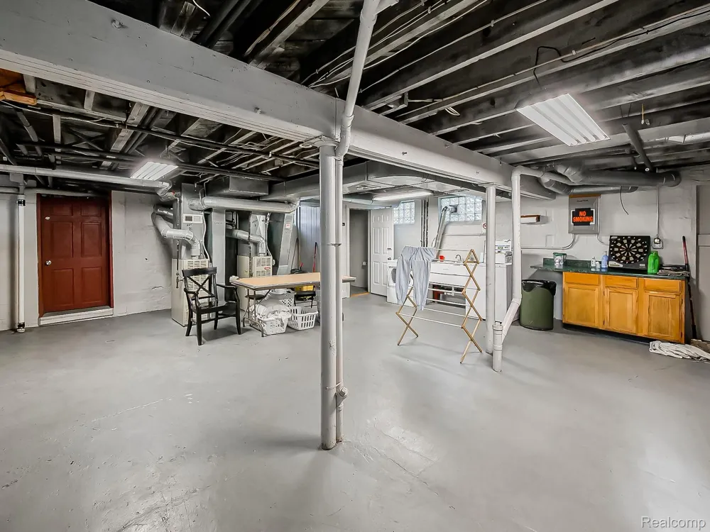 3160 Dixie Highway #A Waterford Charter Township, MI 48329
