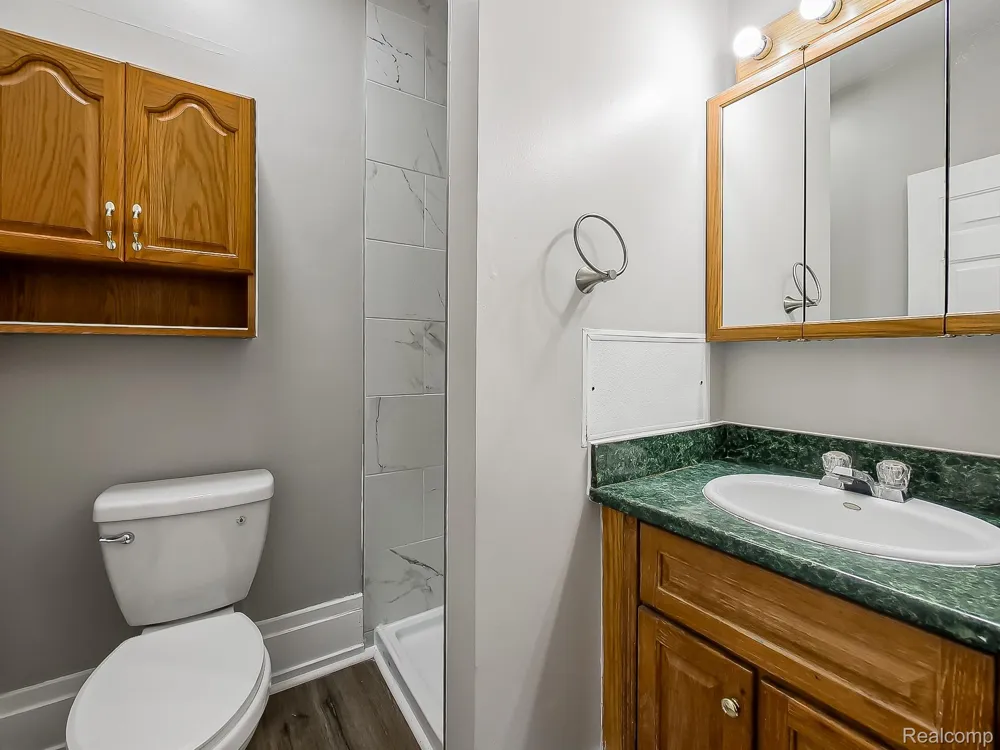 3160 Dixie Highway #A Waterford Charter Township, MI 48329
