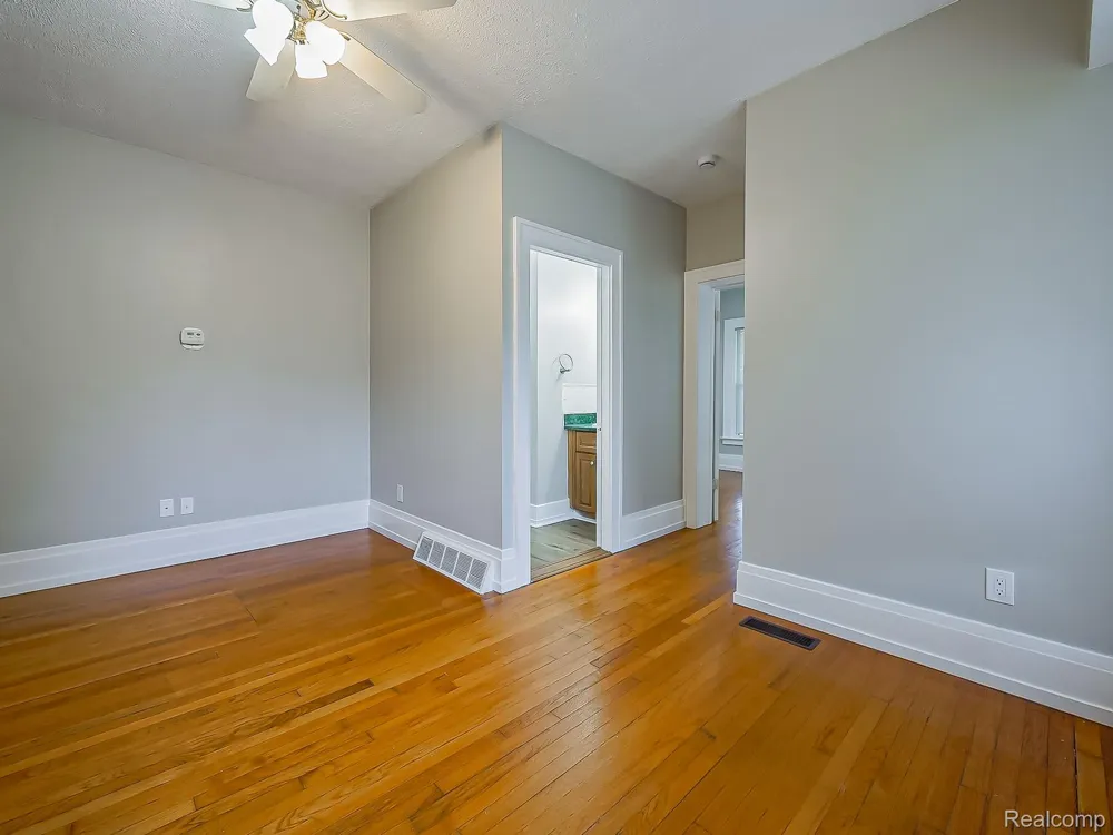 3160 Dixie Highway #A Waterford Charter Township, MI 48329