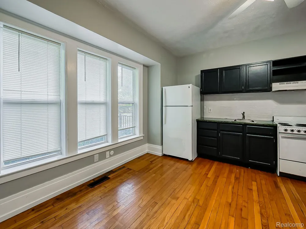3160 Dixie Highway #A Waterford Charter Township, MI 48329