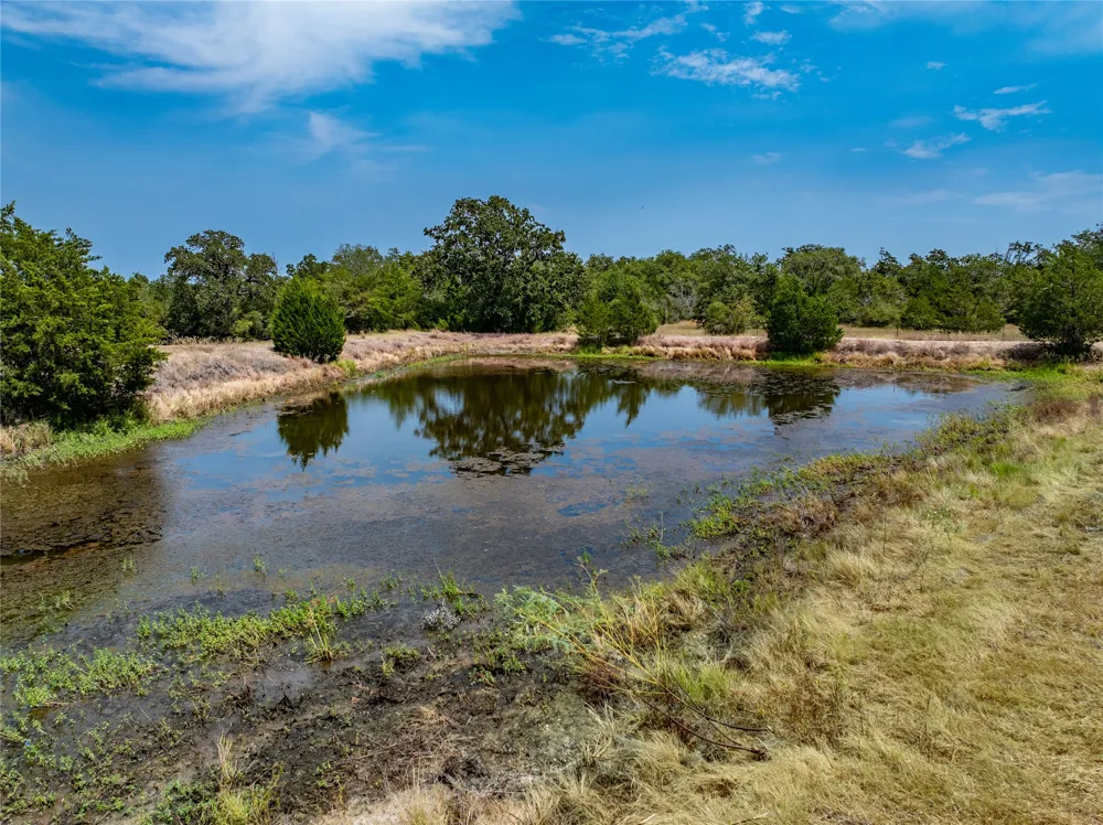 1046 Tx-71 West Point, TX 78963