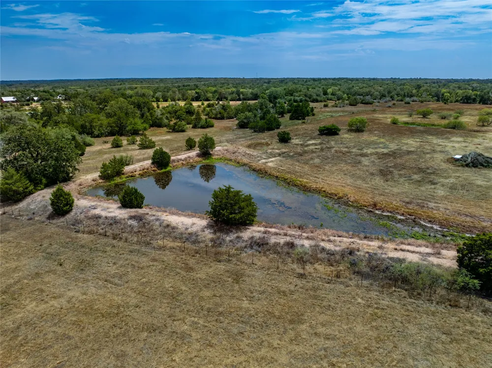 1046 Tx-71 West Point, TX 78963