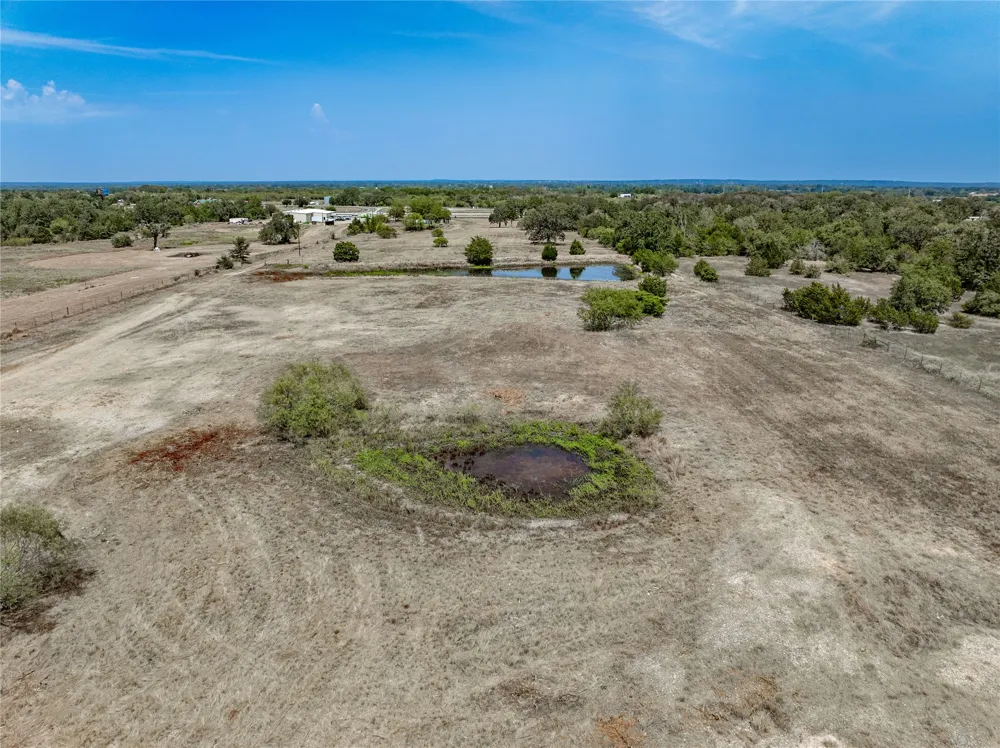 1046 Tx-71 West Point, TX 78963
