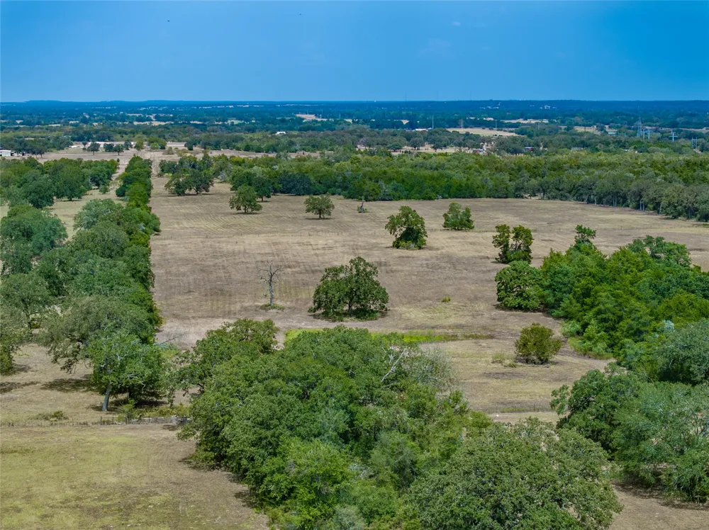 1046 Tx-71 West Point, TX 78963