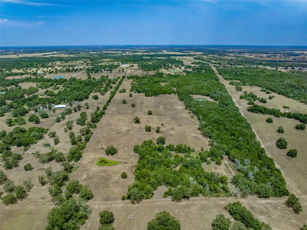1046 Tx-71 West Point, TX 78963
