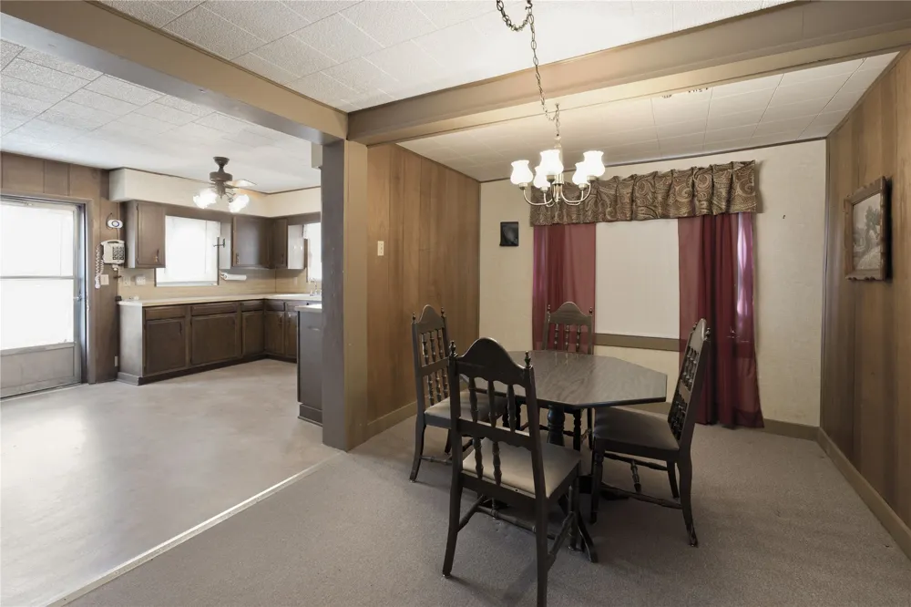 1046 Tx-71 West Point, TX 78963