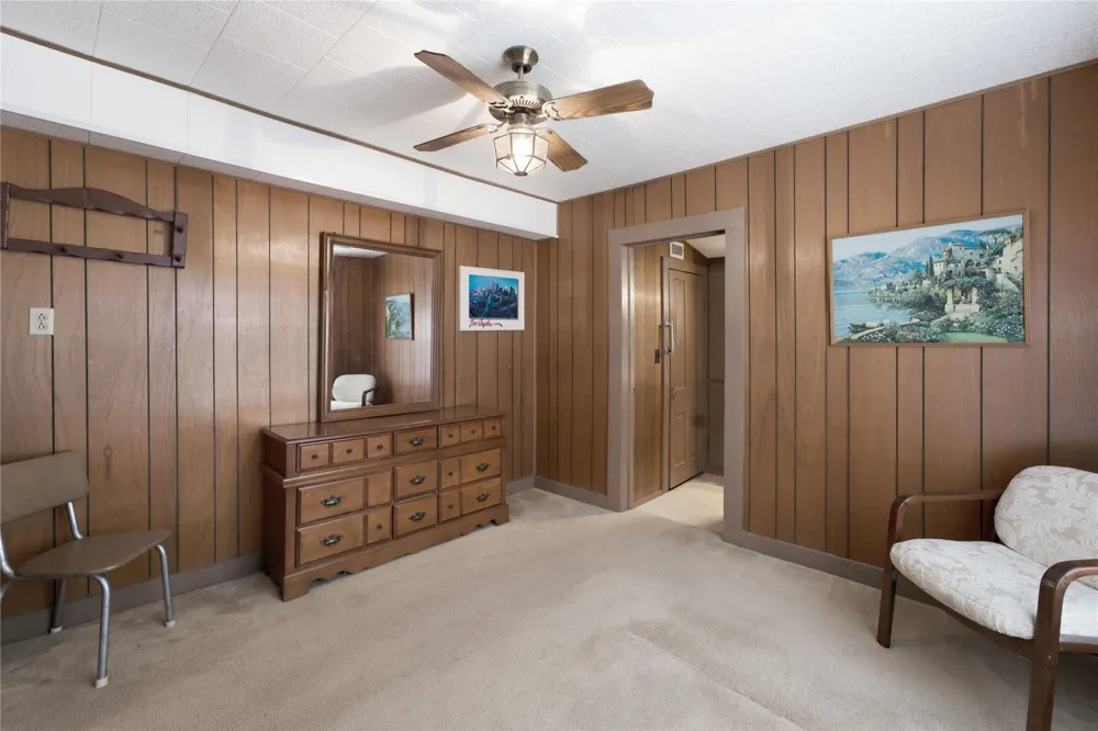 1046 Tx-71 West Point, TX 78963