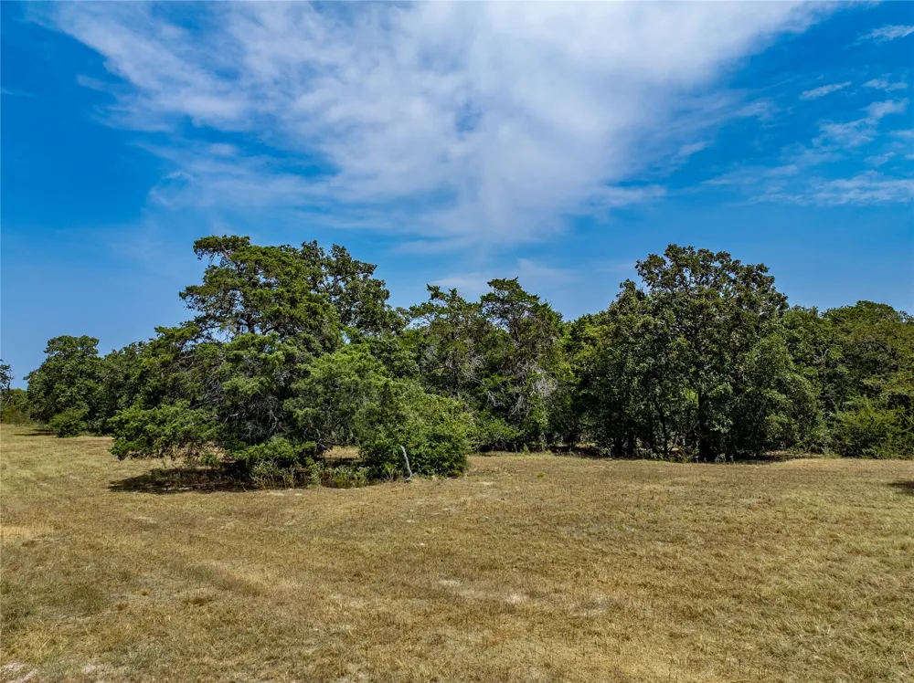 1046 Tx-71 West Point, TX 78963