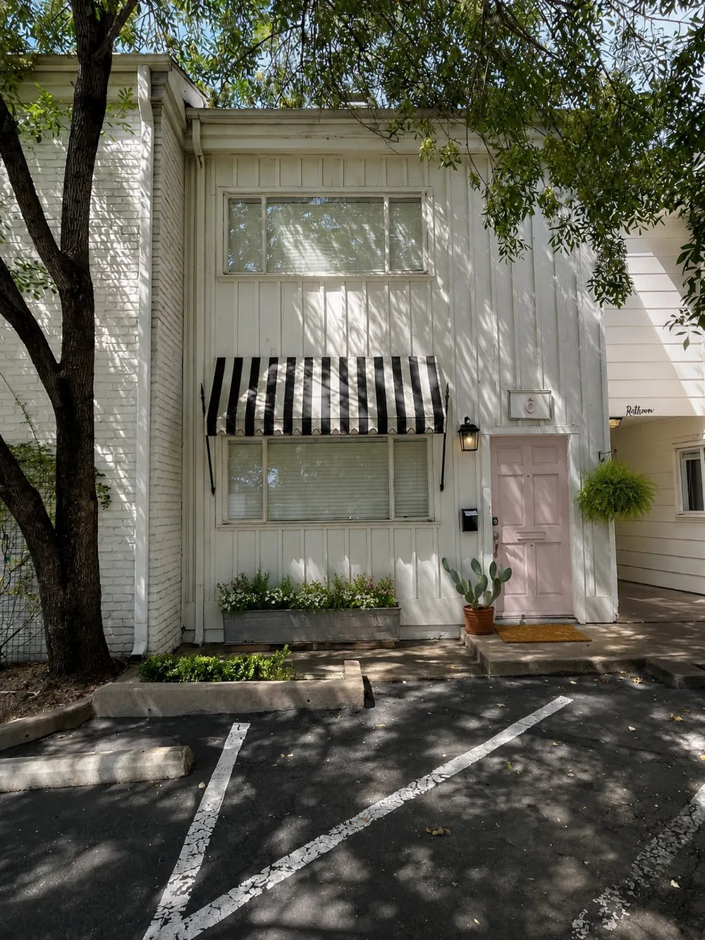 2401 Winsted Lane #6 Austin, TX 78703