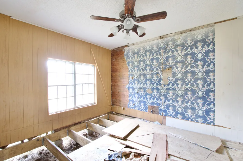1202 Tyler Thornton, TX 76687