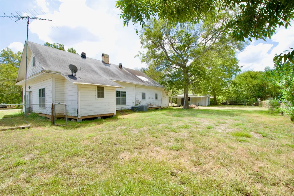 1202 Tyler Thornton, TX 76687