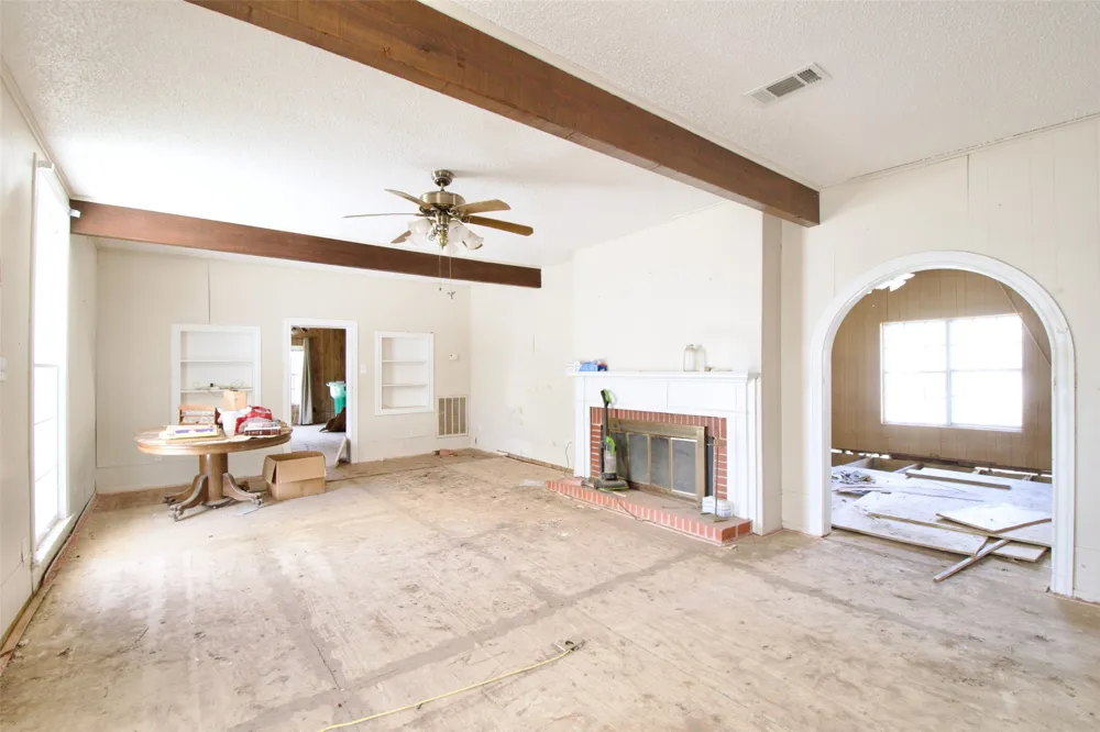 1202 Tyler Thornton, TX 76687
