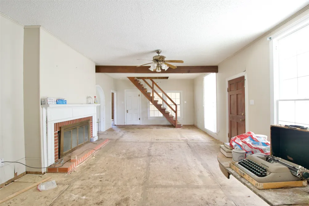 1202 Tyler Thornton, TX 76687