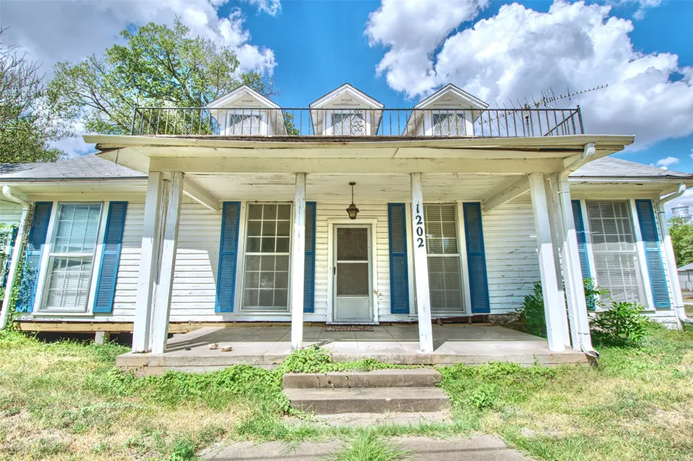 1202 Tyler Thornton, TX 76687