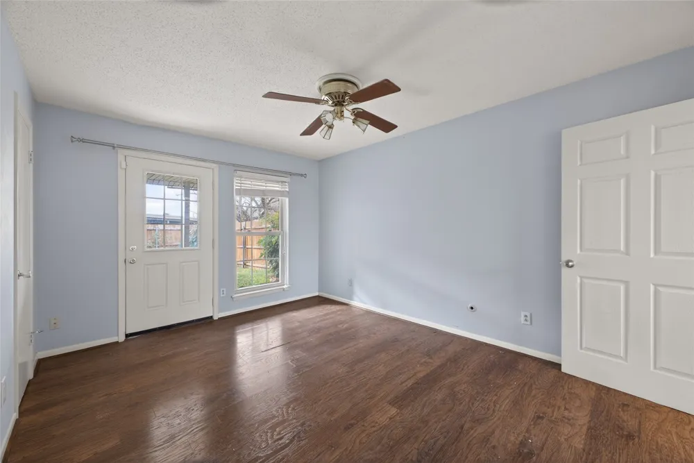 2801 Vancouver Street Irving, TX 75062
