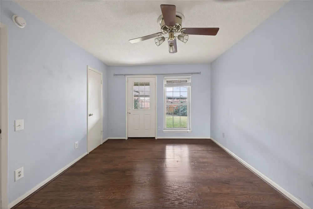 2801 Vancouver Street Irving, TX 75062