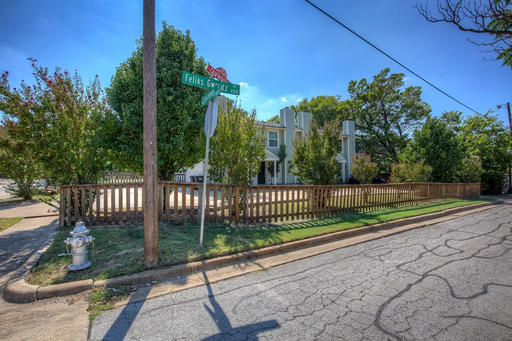 1500 Lipscomb Street #102 Fort Worth, TX 76104