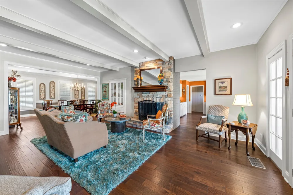 1300 Circlewood Drive Woodway, TX 76712