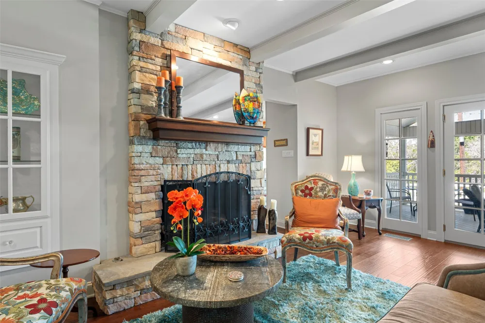 1300 Circlewood Drive Woodway, TX 76712