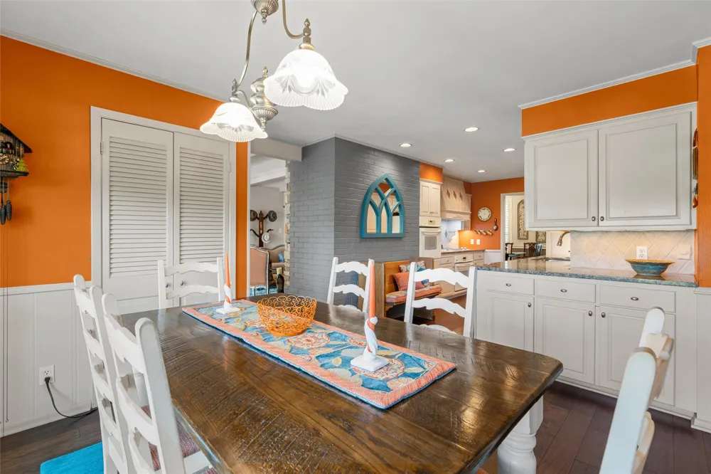 1300 Circlewood Drive Woodway, TX 76712