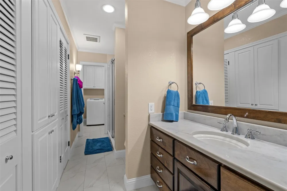 1300 Circlewood Drive Woodway, TX 76712