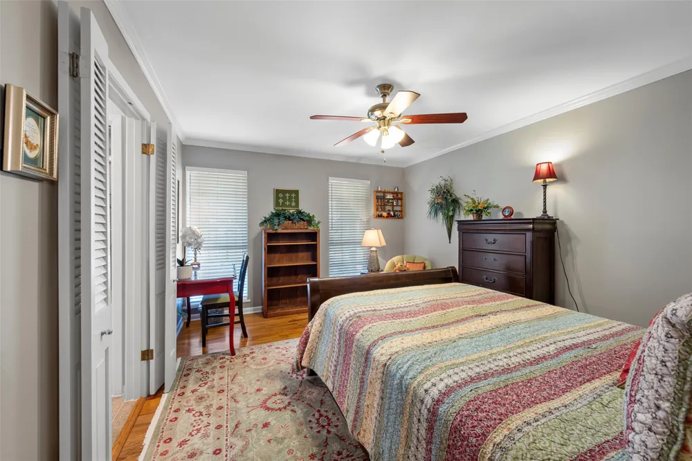 1300 Circlewood Drive Woodway, TX 76712