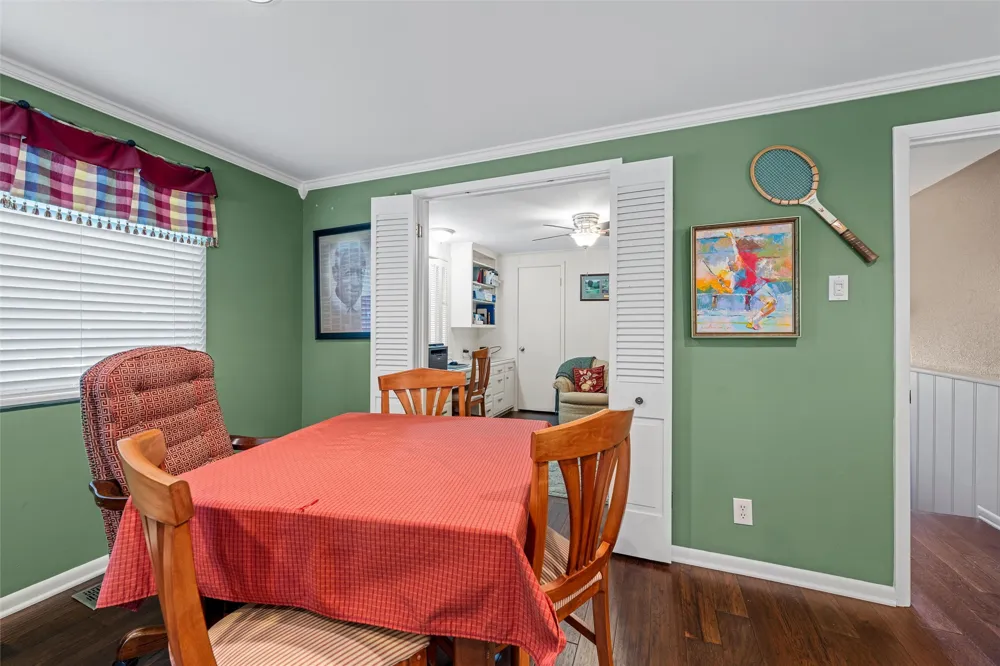 1300 Circlewood Drive Woodway, TX 76712