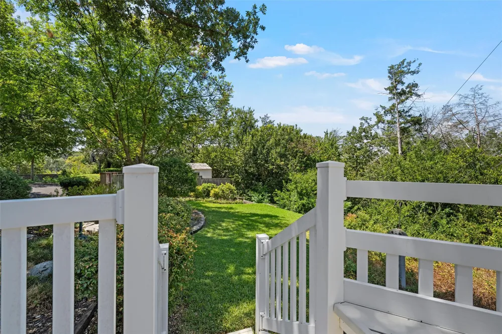 1300 Circlewood Drive Woodway, TX 76712