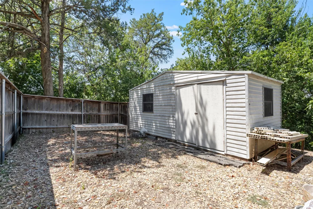 1300 Circlewood Drive Woodway, TX 76712