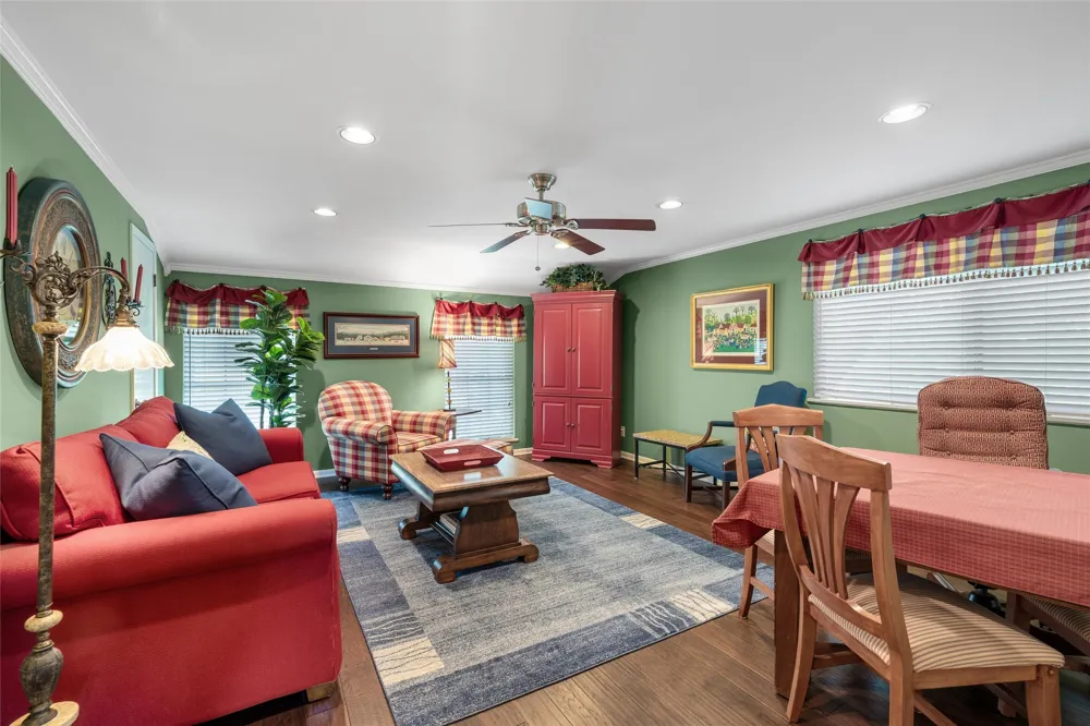 1300 Circlewood Drive Woodway, TX 76712