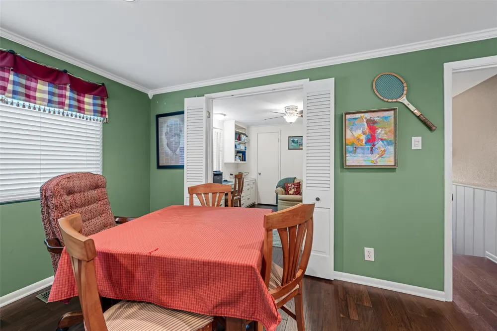 1300 Circlewood Drive Woodway, TX 76712