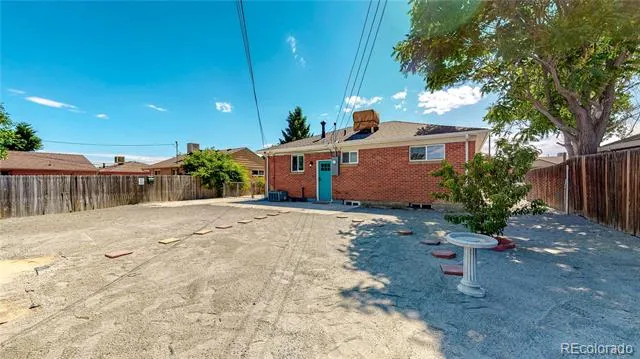 7020 Avrum Drive Denver, CO 80221