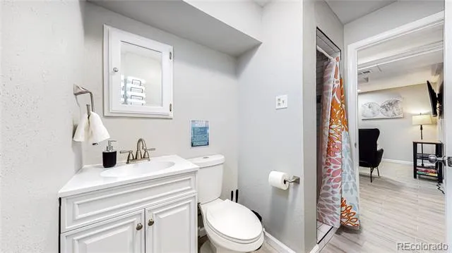 7020 Avrum Drive Denver, CO 80221