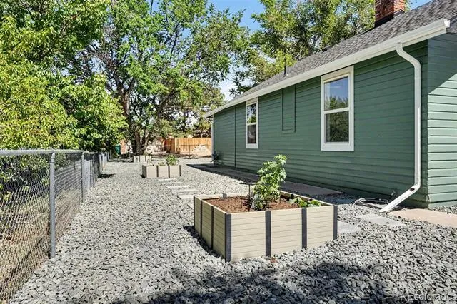 1926 Hanover Street Aurora, CO 80010