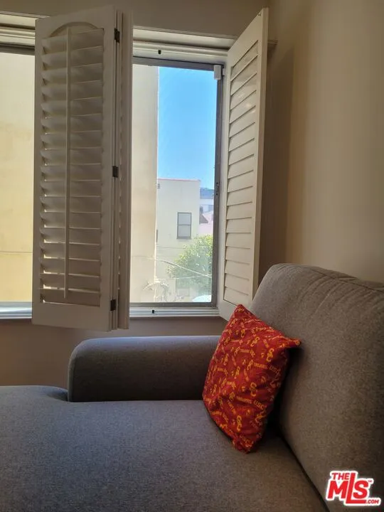 165 SWALL DRIVE #204 Beverly Hills, CA 90211