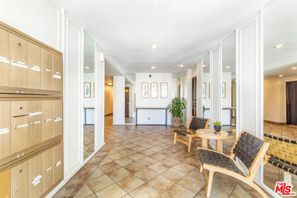 165 SWALL DRIVE #204 Beverly Hills, CA 90211