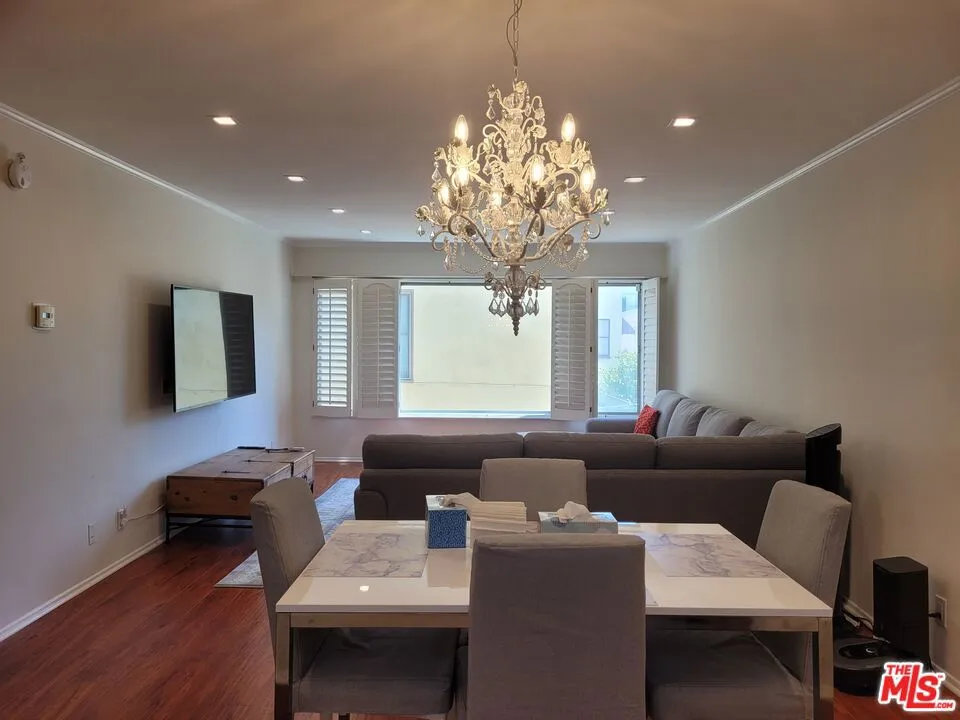 165 SWALL DRIVE #204 Beverly Hills, CA 90211