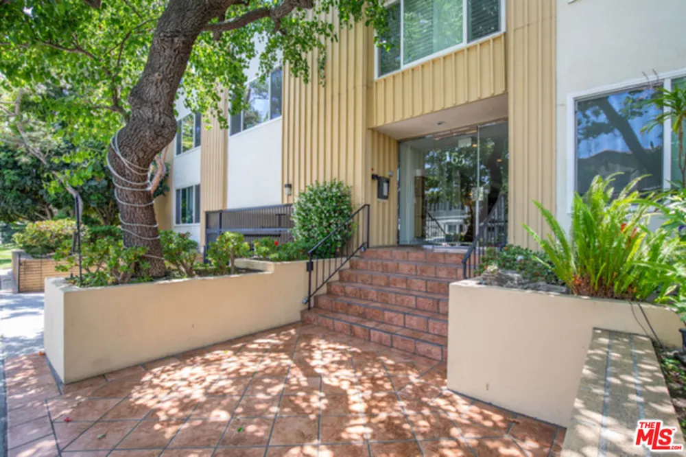 165 SWALL DRIVE #204 Beverly Hills, CA 90211