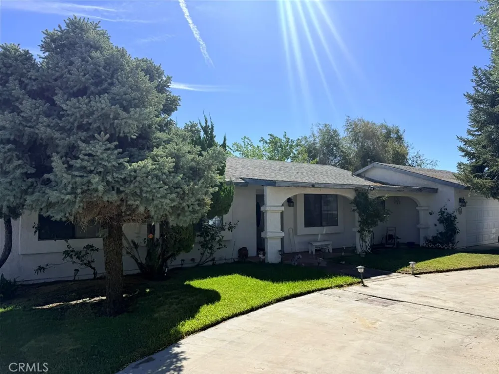 8283 Langdon Hesperia, CA 92345