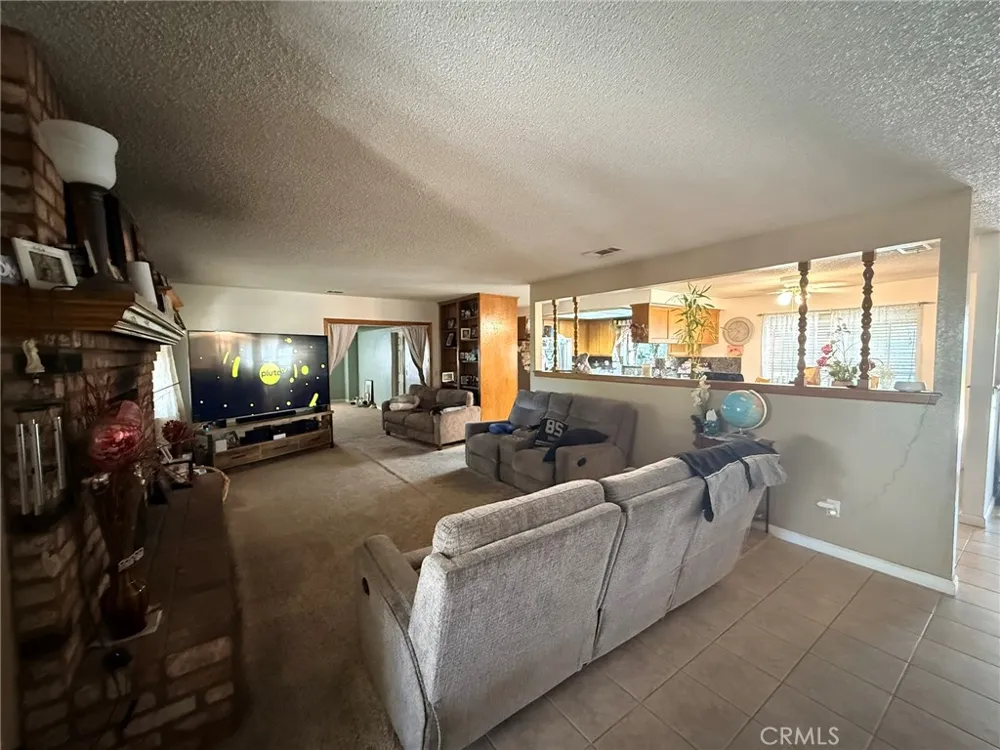 8283 Langdon Hesperia, CA 92345