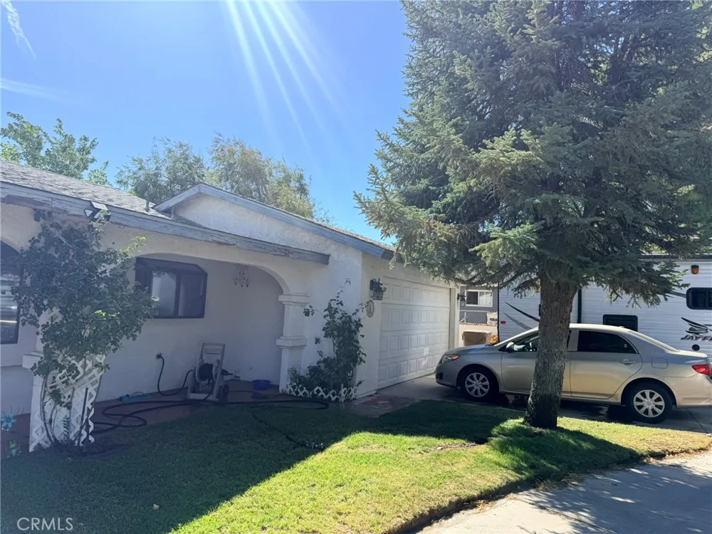 8283 Langdon Hesperia, CA 92345