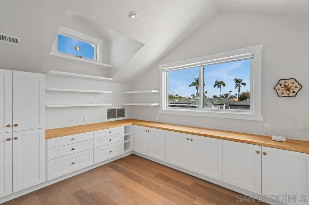 851 C Ave. Coronado, CA 92118