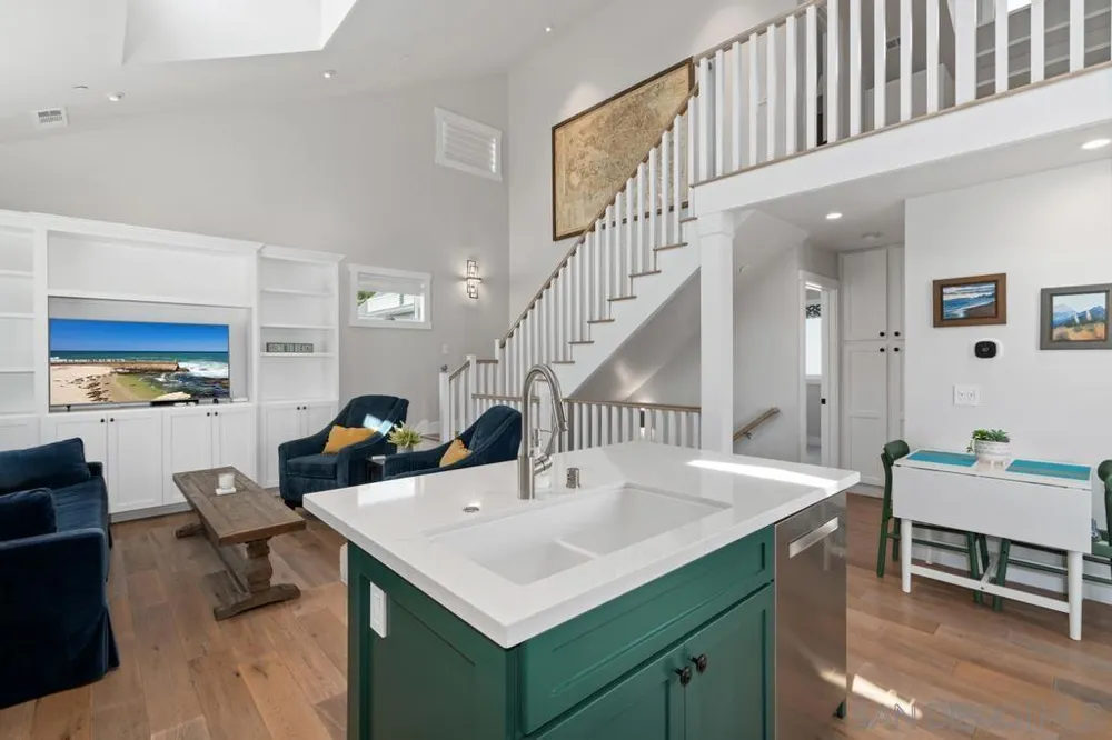851 C Ave. Coronado, CA 92118