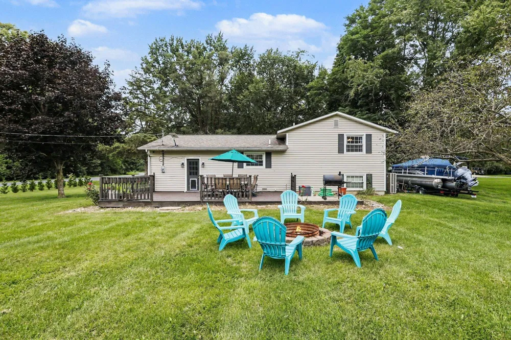 95427 Magician Lk Road Dowagiac, MI 49047